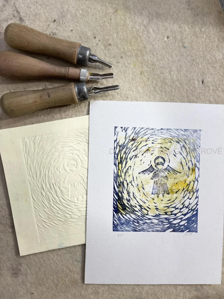 Workshop VYTVOŘENÍ NOVOROČNÍHO PF TECHNIKOU LINORYTU - PROBĚHLO