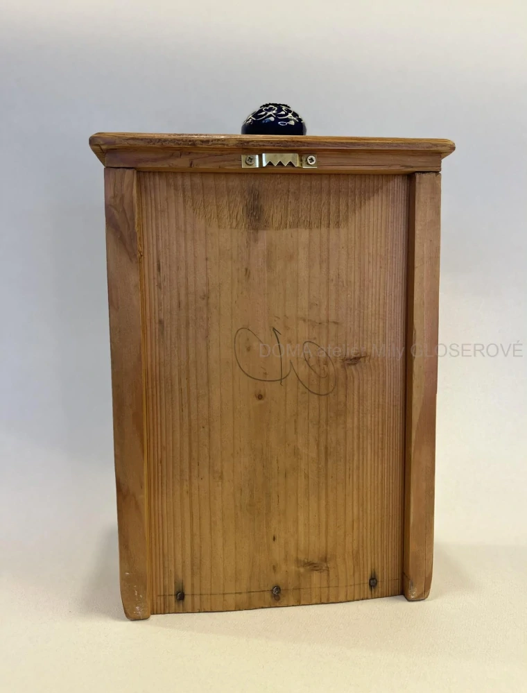 Šuplíček poličkou "Povětrnná" PRODÁNO