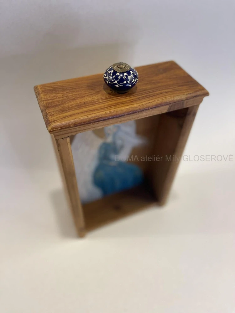 Šuplíček poličkou "Povětrnná" PRODÁNO