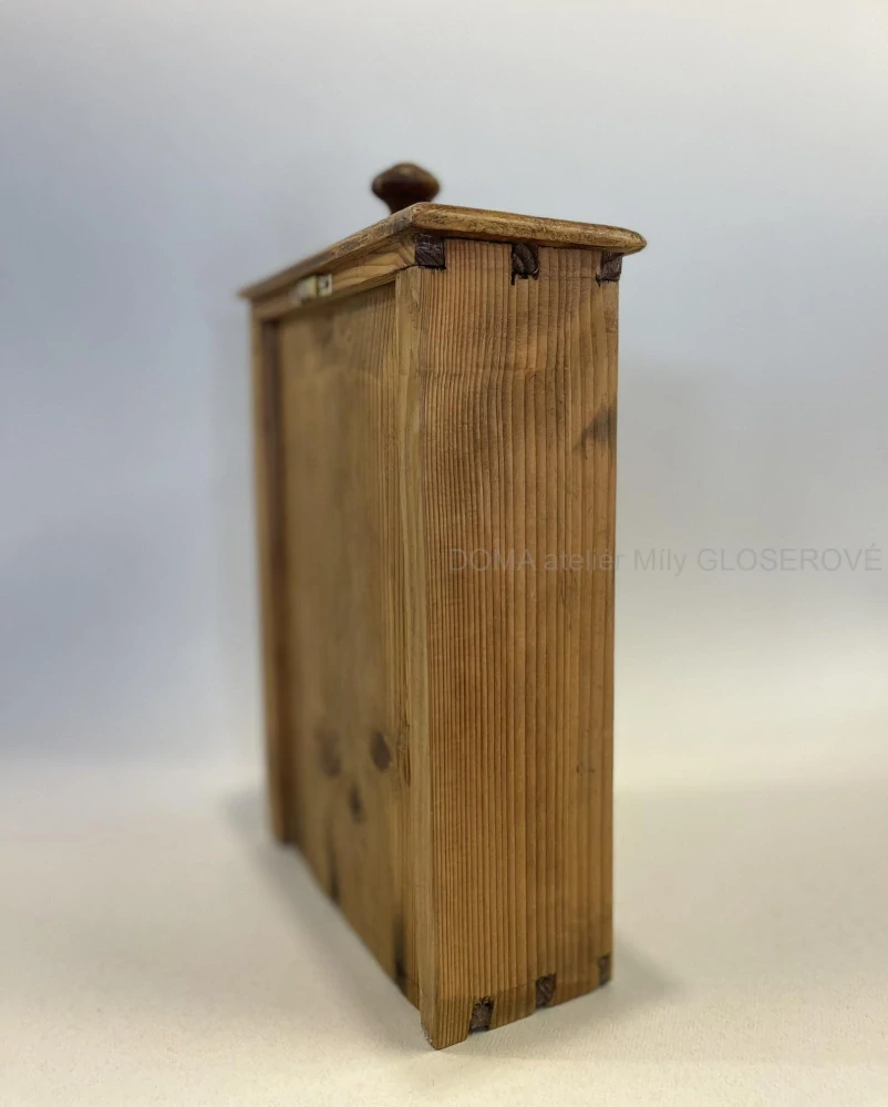 Šuplíček poličkou "Eskymáček" PRODÁNO